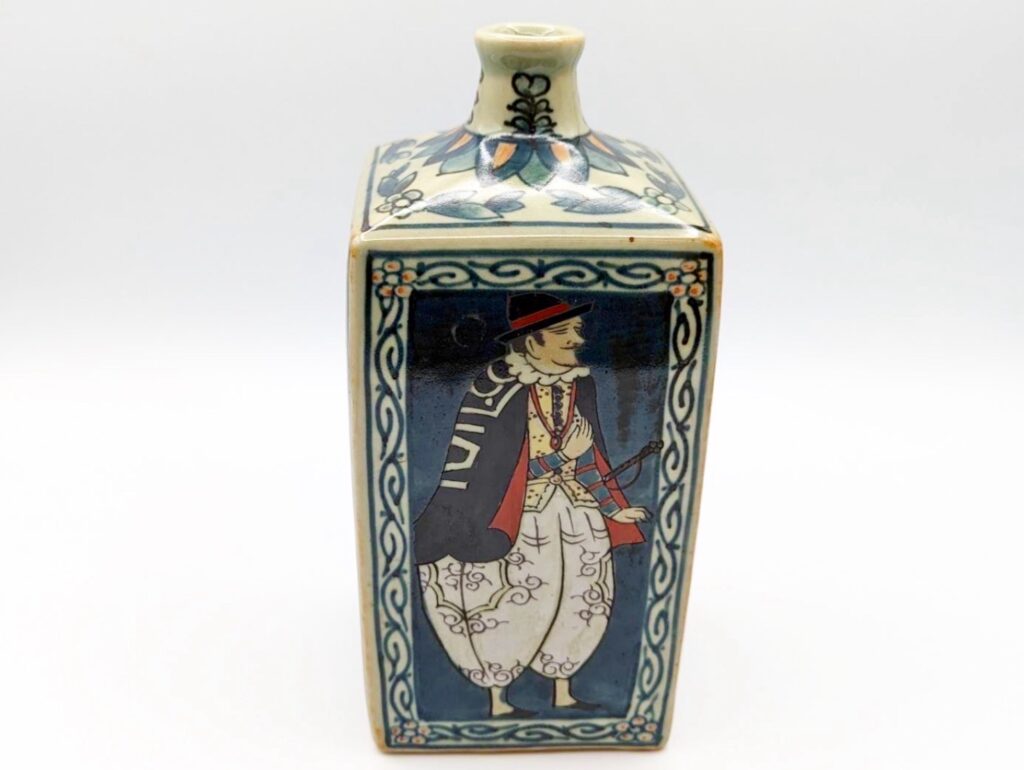 有田焼 円左エ門作 染錦南蛮人図 角瓶